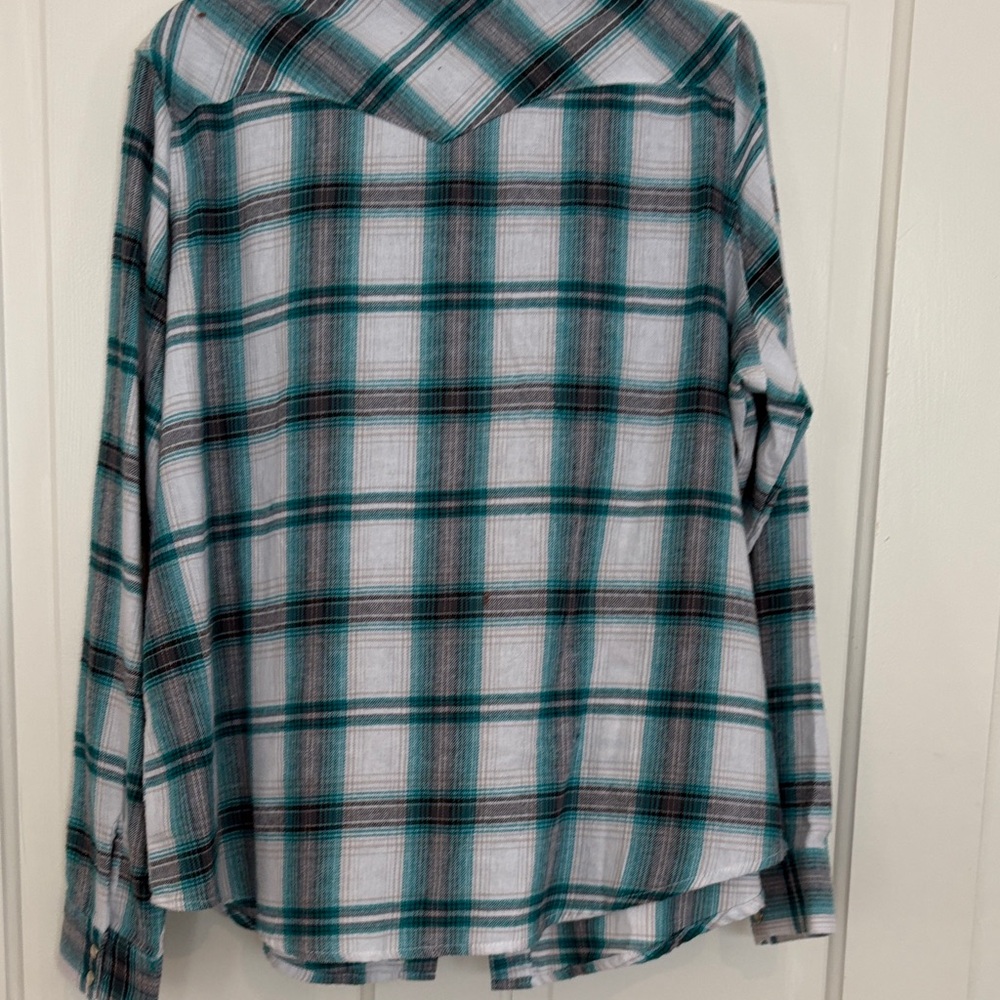 Wrangler Vintage Women’s Ranch Shirt Teal and White Plaid Button Down Shirt - Picture 7 of 7